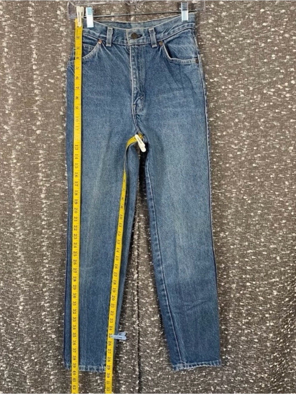 True vintage Levi’s white tab - Picture 5 of 16